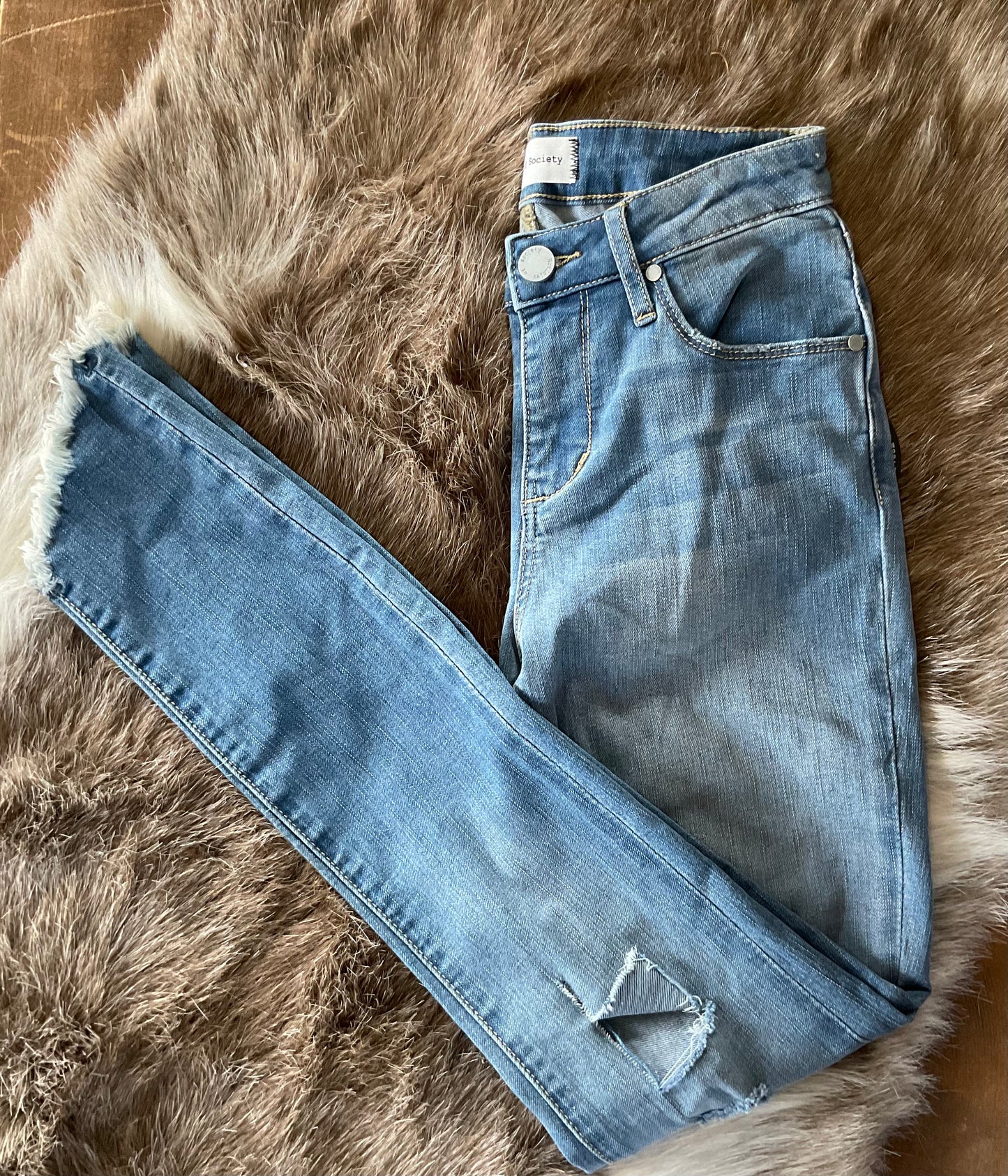 Suzy Articles Of Society Jean