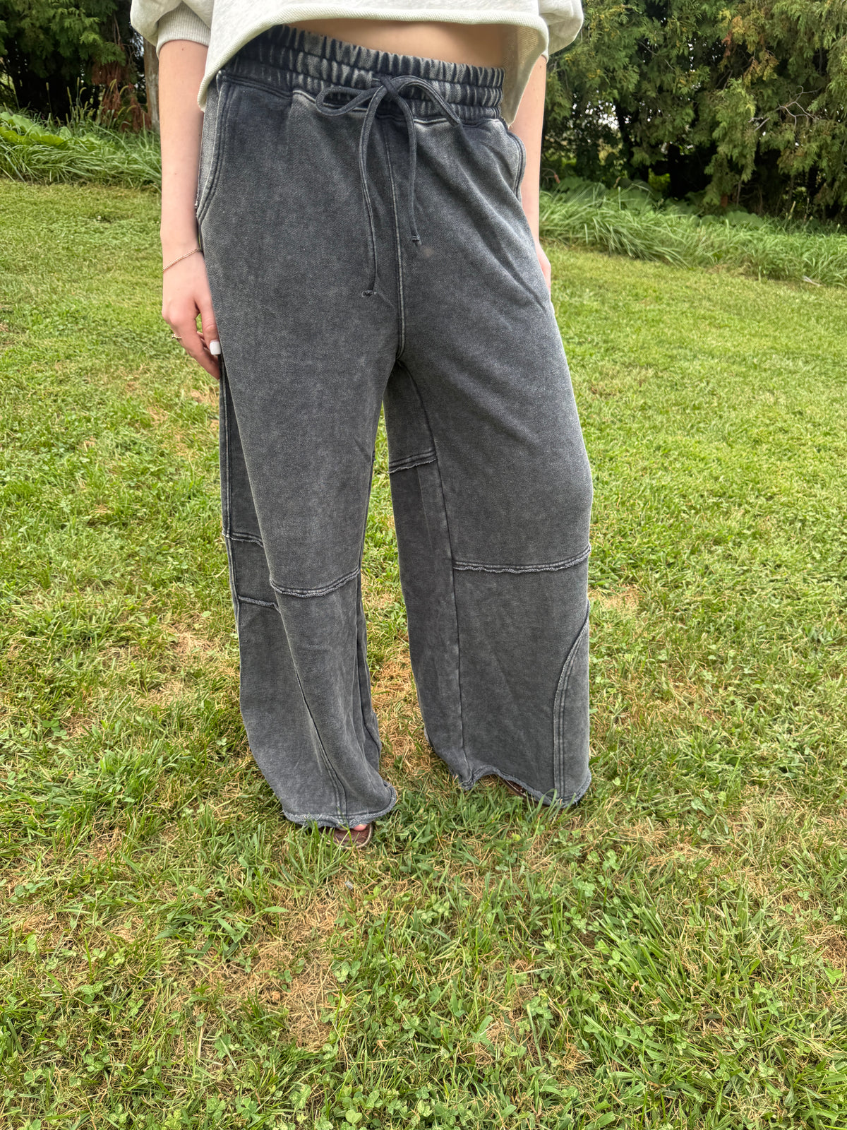 The Hayes Flare Sweat- Ash Black