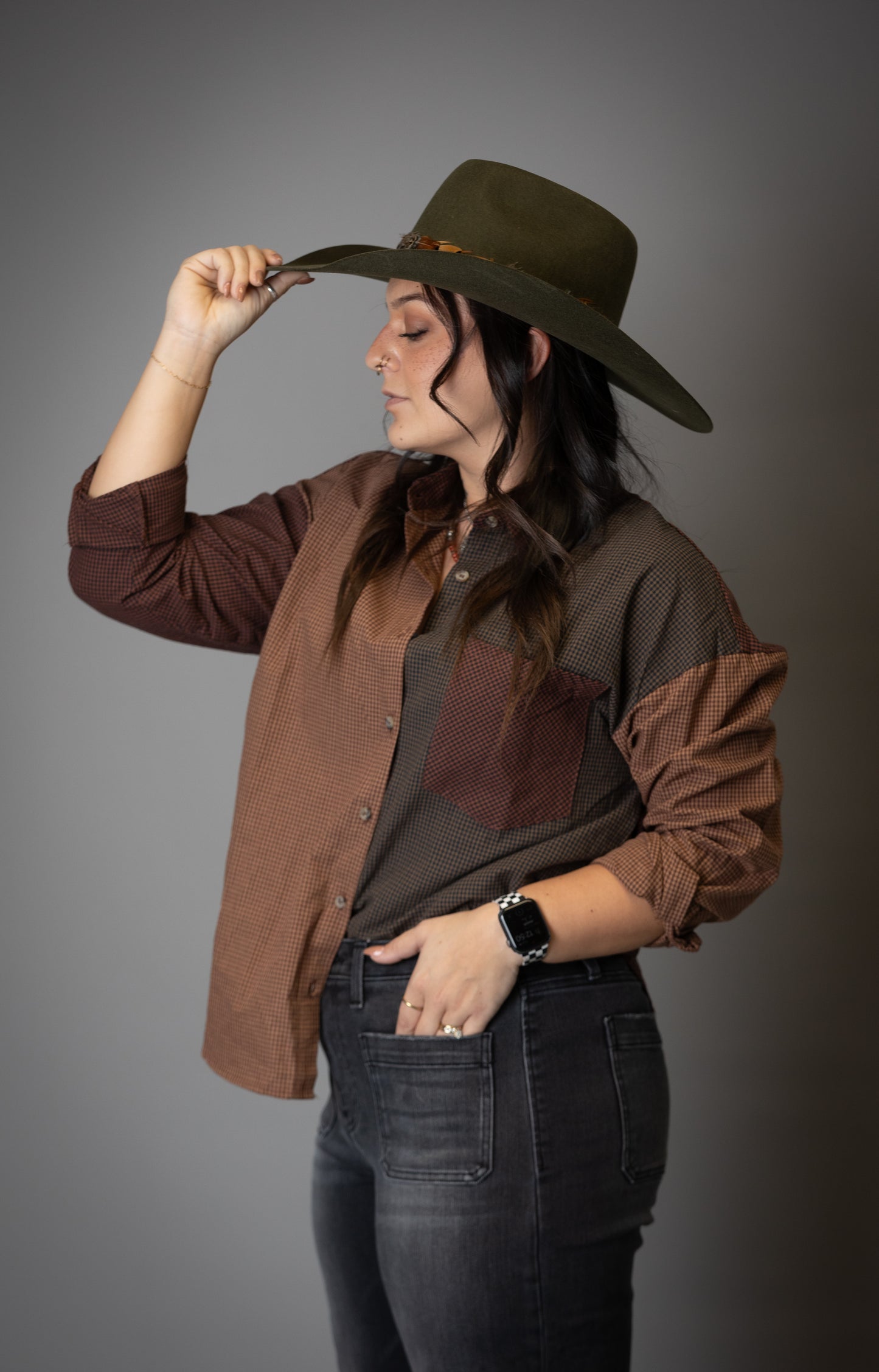 PLAID COLORBLOCK BUTTON DOWN TOP
