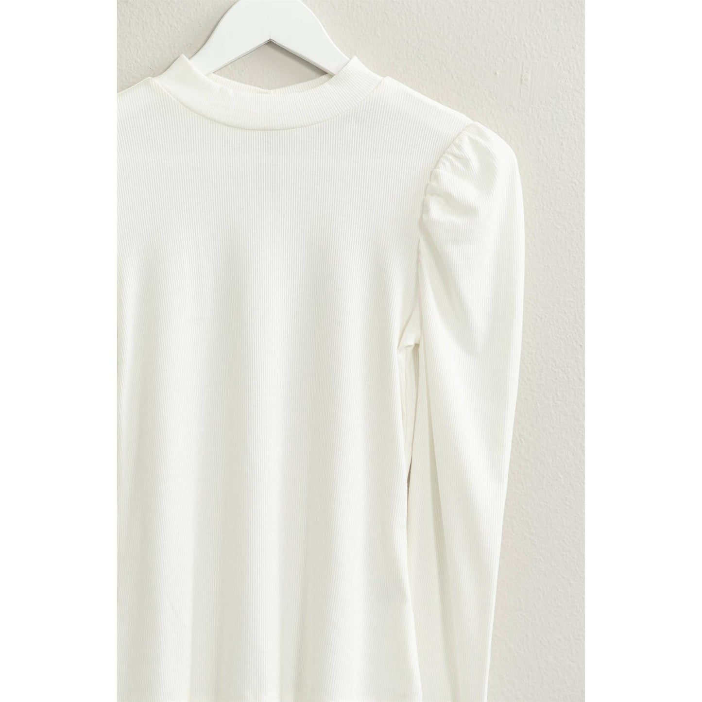 PUFF SLEEVE RIBBED TOP
