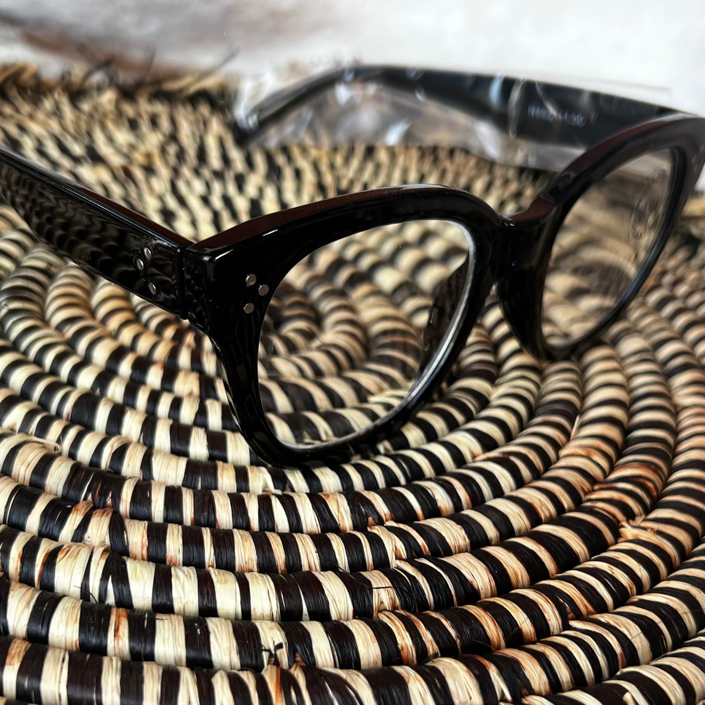 Womens Bold Round Reading Glasses